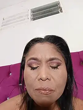 tiffany Bitch online show from July 1, 12:01 am
