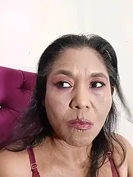 tiffany Bitch online show from July 18, 4:27 am