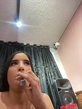 Snapshot of Praga_Pink chatting on December 3, 11:24 pm Praga Pink online show from December 3, 11:24 pm