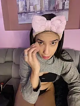 Snapshot of Praga_Pink chatting on December 15, 9:20 pm Praga Pink online show from December 15, 9:20 pm