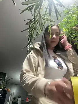 Snapshot of Praga_Pink chatting on May 2, 4:39 am Praga Pink online show from May 2, 4:39 am
