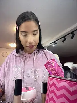 Snapshot of Praga_Pink chatting on June 12, 6:12 am Praga Pink online show from June 12, 6:12 am