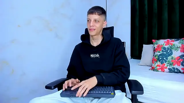 Snapshot of Adam_hard_ chatting on January 22, 7:45 pm Adam hard  online show from January 22, 7:45 pm