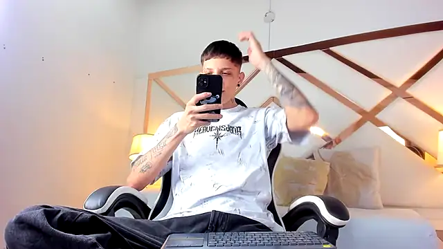 Snapshot of Adam_hard_ chatting on September 26, 8:35 pm Adam hard  online show from September 26, 8:35 pm