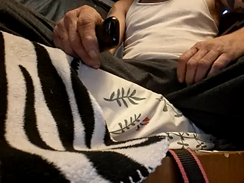 Cantufamily1979 online show from January 16, 8:13 pm