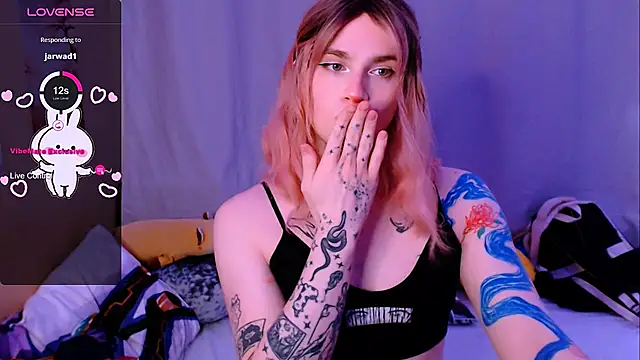 Alice Hells online show from February 13, 6:42 am