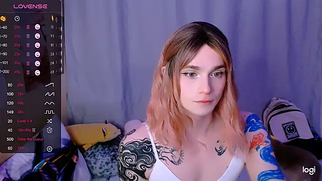 Snapshot of Alice_Hells chatting on April 28, 4:12 pm Alice Hells online show from April 28, 4:12 pm