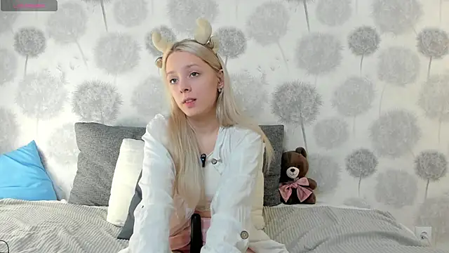 Snapshot of EngelFugler chatting on January 30, 1:53 pm EngelFugler online show from January 30, 1:53 pm