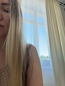 LianaCruz   online show from April 16, 6:58 am