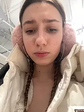 Lia  Love online show from December 24, 4:51 pm