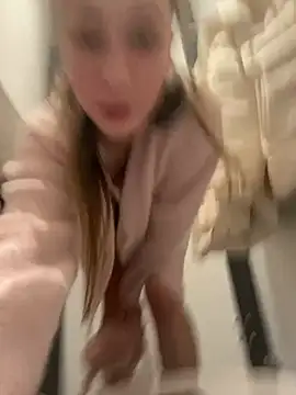 Lia  Love online show from December 25, 2:56 pm