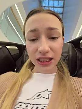 Lia  Love online show from January 15, 1:16 pm