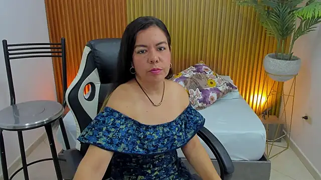 Snapshot of nahia_13 chatting on February 25, 11:52 am nahia 13 online show from February 25, 11:52 am