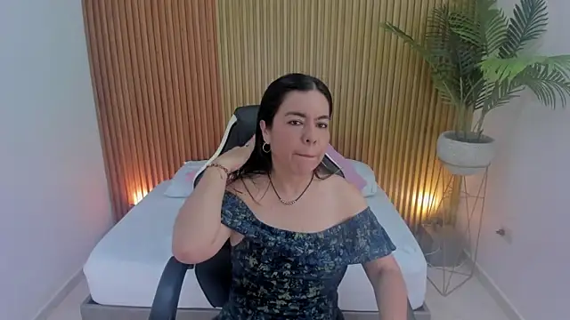 Snapshot of nahia_13 chatting on March 13, 3:06 pm nahia 13 online show from March 13, 3:06 pm