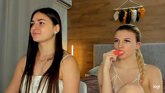 ShySonya online show from February 3, 2:13 pm