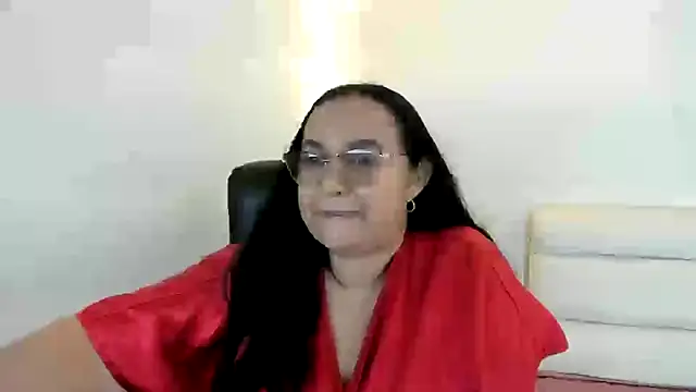 GiaNahomi online show from January 11, 4:27 am