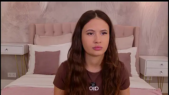 Snapshot of milaleoneli chatting on February 24, 2:59 pm milaleoneli online show from February 24, 2:59 pm