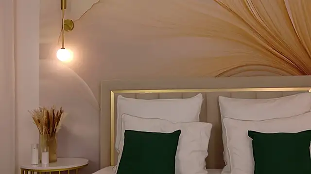 Snapshot of milaleoneli chatting on March 1, 2:52 pm milaleoneli online show from March 1, 2:52 pm