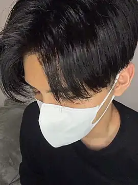 Lio kun online show from April 10, 1:05 pm