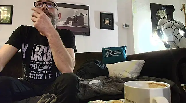 Snapshot of Kingsscepter chatting on February 6, 10:43 pm Kingsscepter online show from February 6, 10:43 pm