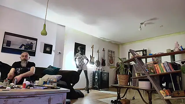 Snapshot of Kingsscepter chatting on February 7, 6:24 pm Kingsscepter online show from February 7, 6:24 pm