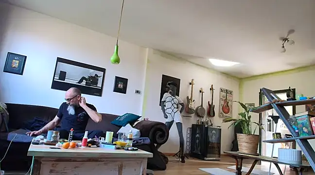 Snapshot of Kingsscepter chatting on February 8, 11:44 am Kingsscepter online show from February 8, 11:44 am