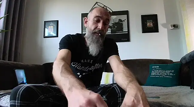 Snapshot of Kingsscepter chatting on February 14, 2:12 pm Kingsscepter online show from February 14, 2:12 pm