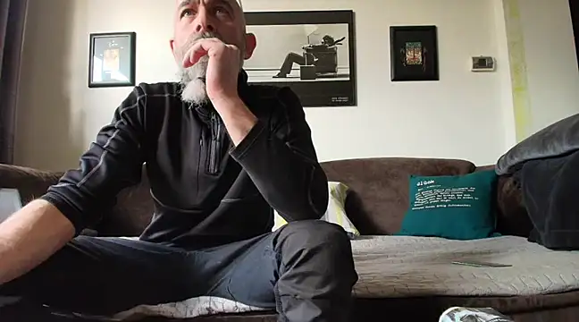 Snapshot of Kingsscepter chatting on February 18, 3:10 pm Kingsscepter online show from February 18, 3:10 pm