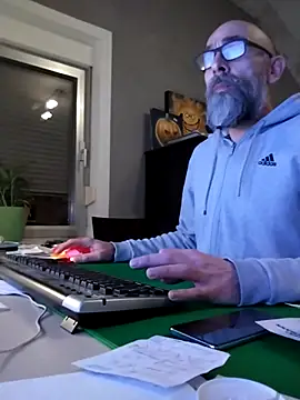 Snapshot of Kingsscepter chatting on February 19, 9:03 pm Kingsscepter online show from February 19, 9:03 pm