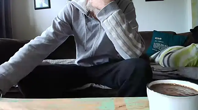 Snapshot of Kingsscepter chatting on February 22, 10:29 am Kingsscepter online show from February 22, 10:29 am