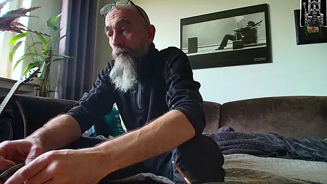 Snapshot of Kingsscepter chatting on February 25, 1:17 pm Kingsscepter online show from February 25, 1:17 pm