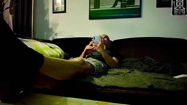 Snapshot of Kingsscepter chatting on March 3, 10:31 pm Kingsscepter online show from March 3, 10:31 pm