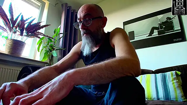 Snapshot of Kingsscepter chatting on March 8, 4:06 pm Kingsscepter online show from March 8, 4:06 pm