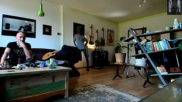 Snapshot of Kingsscepter chatting on March 14, 3:47 pm Kingsscepter online show from March 14, 3:47 pm