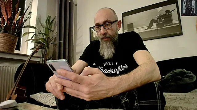 Snapshot of Kingsscepter chatting on March 18, 9:10 pm Kingsscepter online show from March 18, 9:10 pm