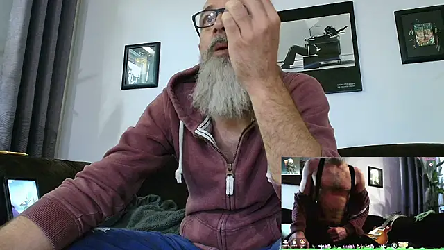 Snapshot of Kingsscepter chatting on September 9, 8:03 am Kingsscepter online show from September 9, 8:03 am