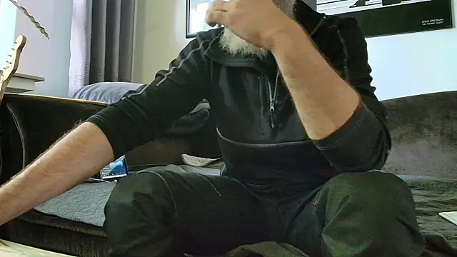 Snapshot of Kingsscepter chatting on September 15, 9:20 am Kingsscepter online show from September 15, 9:20 am