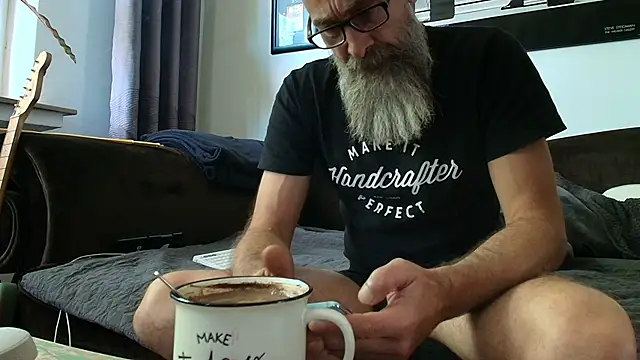 Snapshot of Kingsscepter chatting on September 16, 1:23 pm Kingsscepter online show from September 16, 1:23 pm