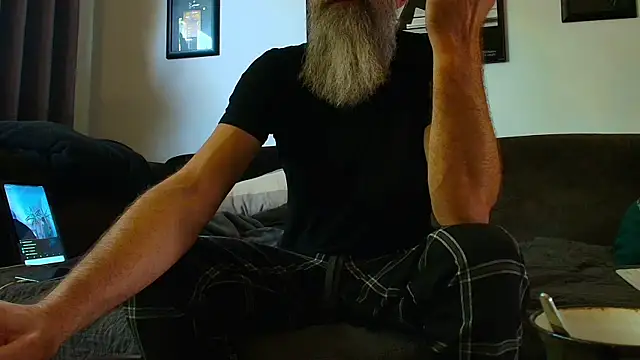 Snapshot of Kingsscepter chatting on October 18, 9:21 am Kingsscepter online show from October 18, 9:21 am