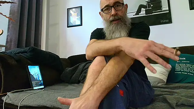 Snapshot of Kingsscepter chatting on October 23, 1:32 pm Kingsscepter online show from October 23, 1:32 pm