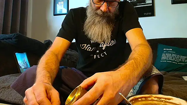 Snapshot of Kingsscepter chatting on October 24, 10:11 am Kingsscepter online show from October 24, 10:11 am