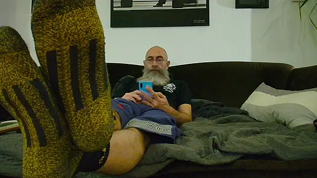 Snapshot of Kingsscepter chatting on October 25, 11:10 pm Kingsscepter online show from October 25, 11:10 pm