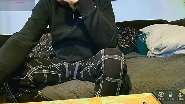 Snapshot of Kingsscepter chatting on December 14, 4:23 pm Kingsscepter online show from December 14, 4:23 pm