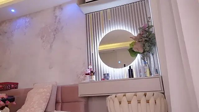 JullyBlair online show from February 6, 11:43 am