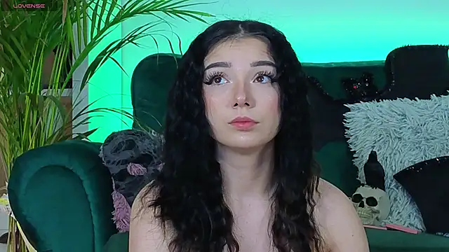 AveryWillow online show from October 23, 3:28 am