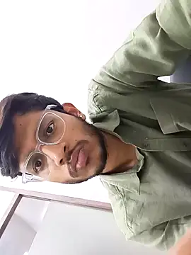 skinnyyyyyyyyy online show from February 7, 9:26 am