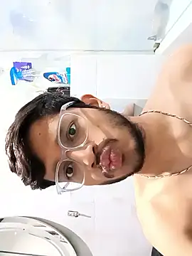 skinnyyyyyyyyy online show from February 15, 2:58 am