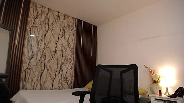 MartinaGuzmann online show from March 7, 2:04 am