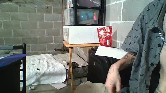 Snapshot of daddywithakink420 chatting on September 10, 3:23 pm daddywithakink420 online show from September 10, 3:23 pm