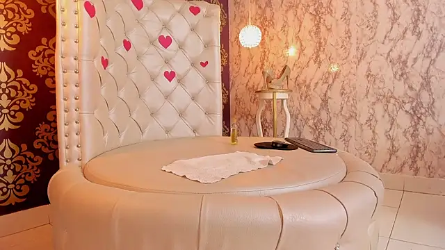 Selenecollins online show from March 6, 3:45 pm